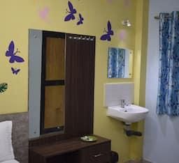 Safa Residency Deluxe Double Room - AC 14