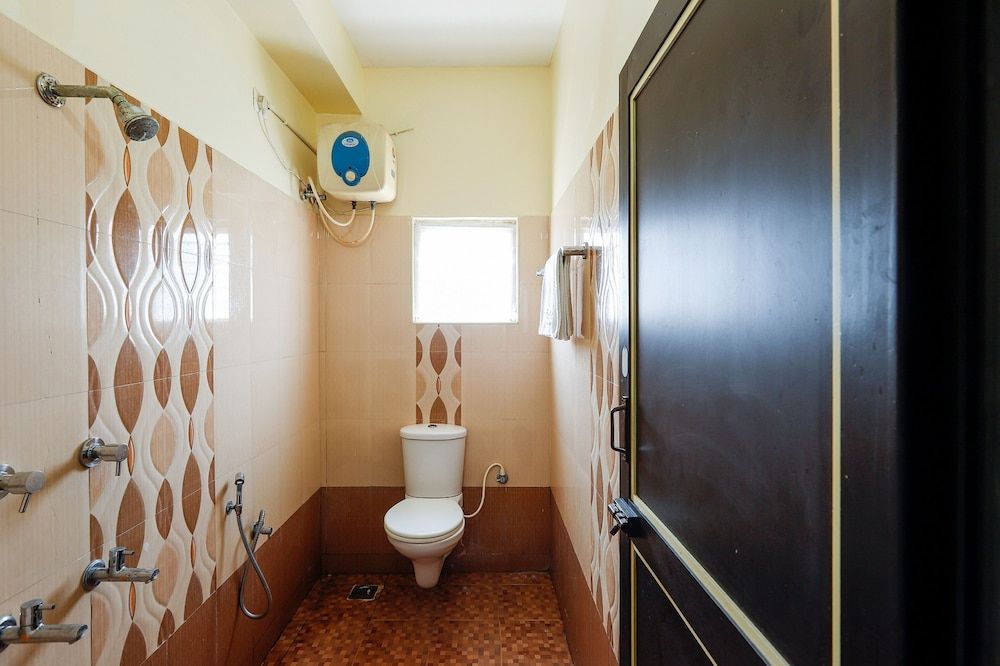 Safa Residency Deluxe Triple Room - AC 6