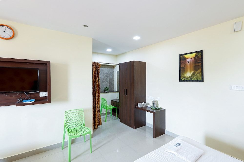 Safa Residency Deluxe Triple Room - AC 9