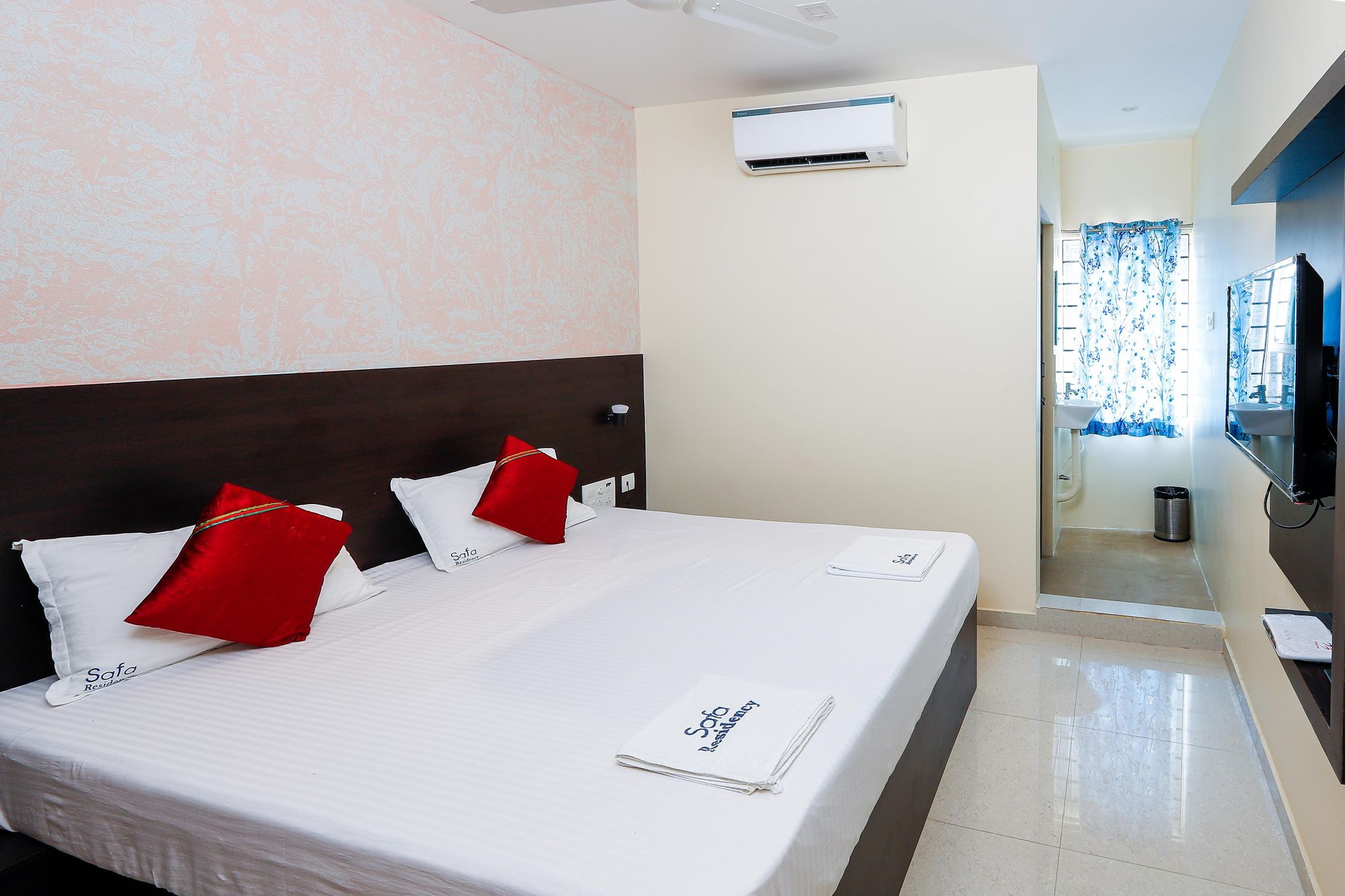 Safa Residency Deluxe Double Room - AC 2