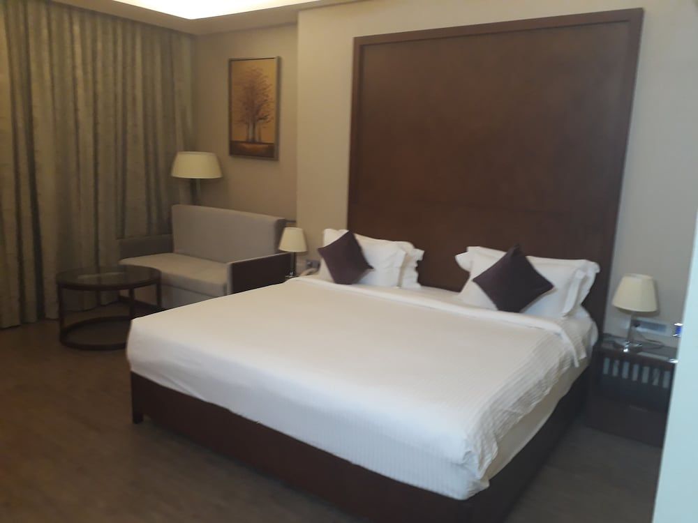 Executive Room, Pool View