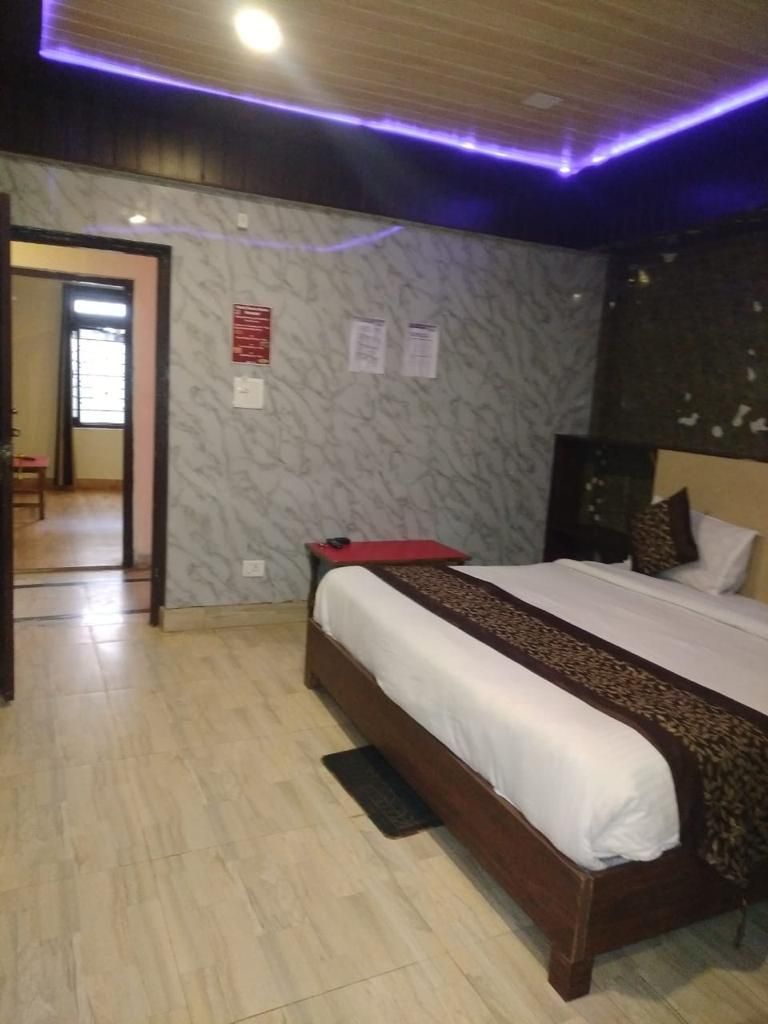 Hotel Sweet Home Gold Room 3