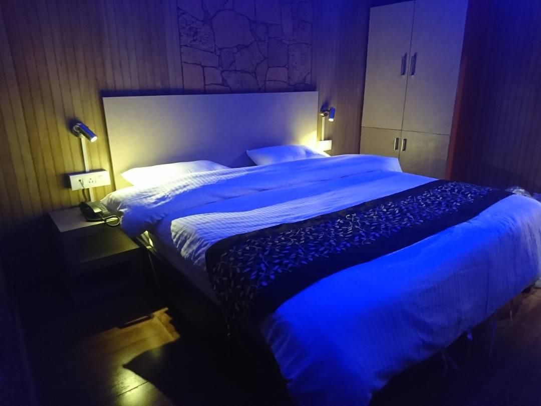 Hotel Sweet Home Gold Room 2