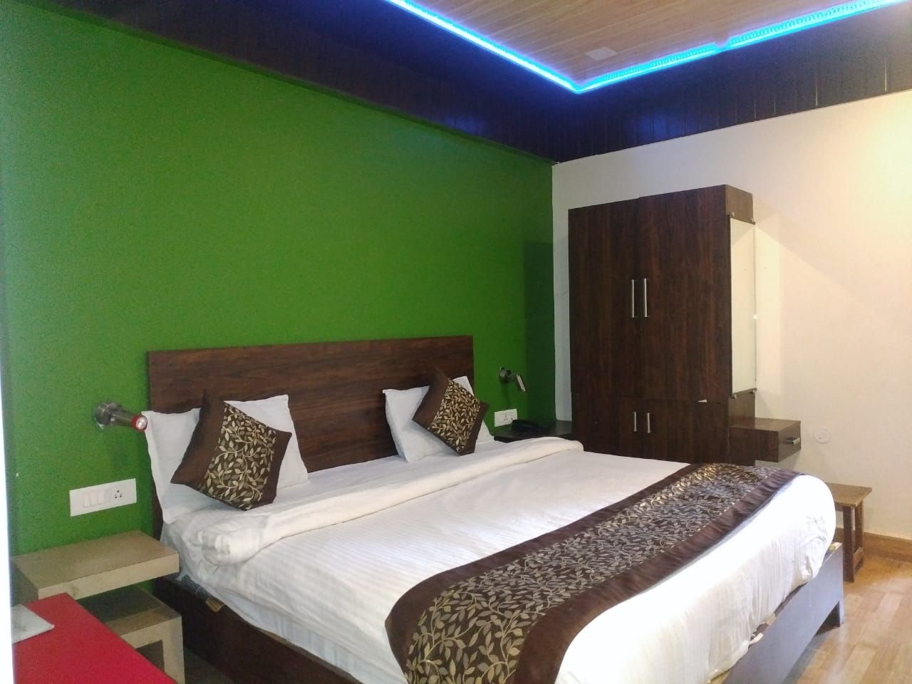 Hotel Sweet Home Silver Room 3