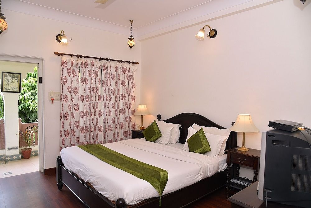 Heritage Khandwa Haveli Luxury Double Room With Garden View 3