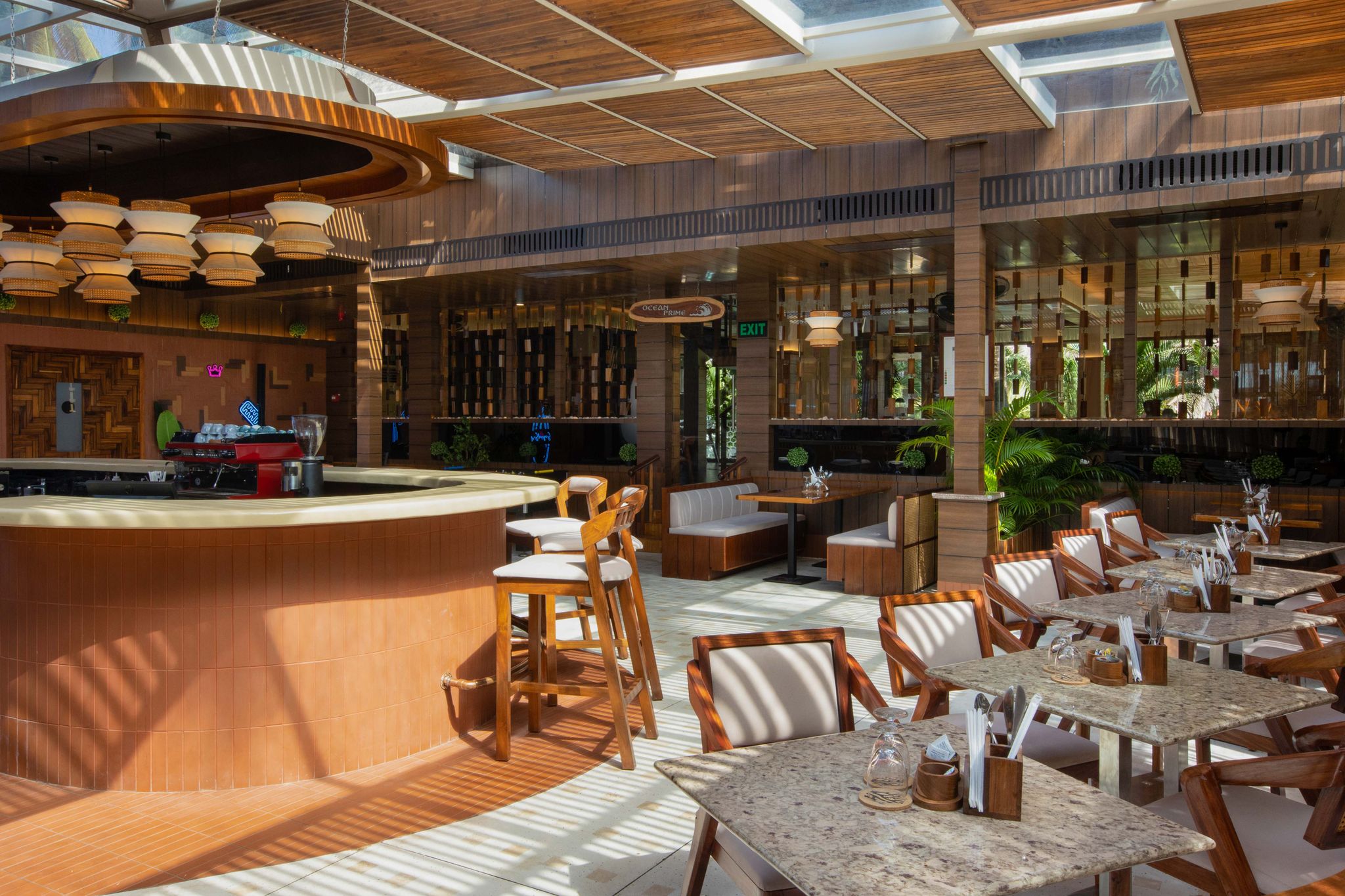 Food & Dining