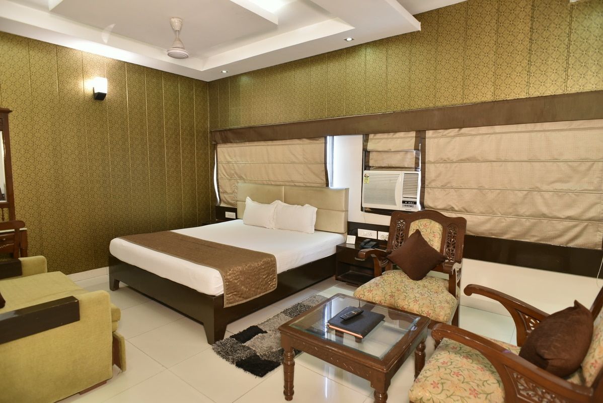Jullundur Hotel & Restaurant Deluxe Rooms 6