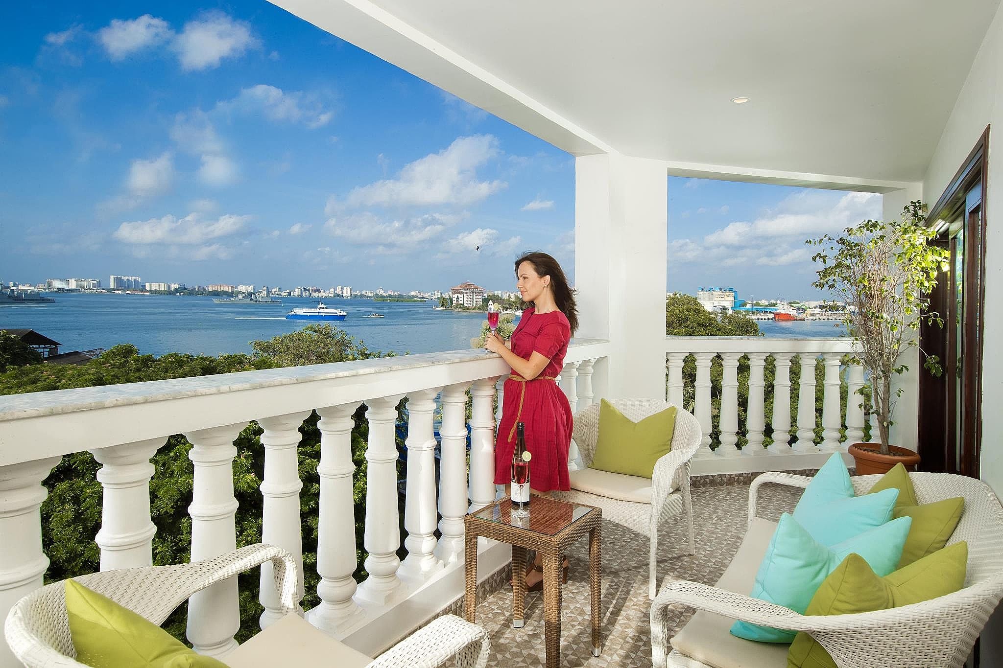 Royal Dutch Harbour View Suite with Private Terrace