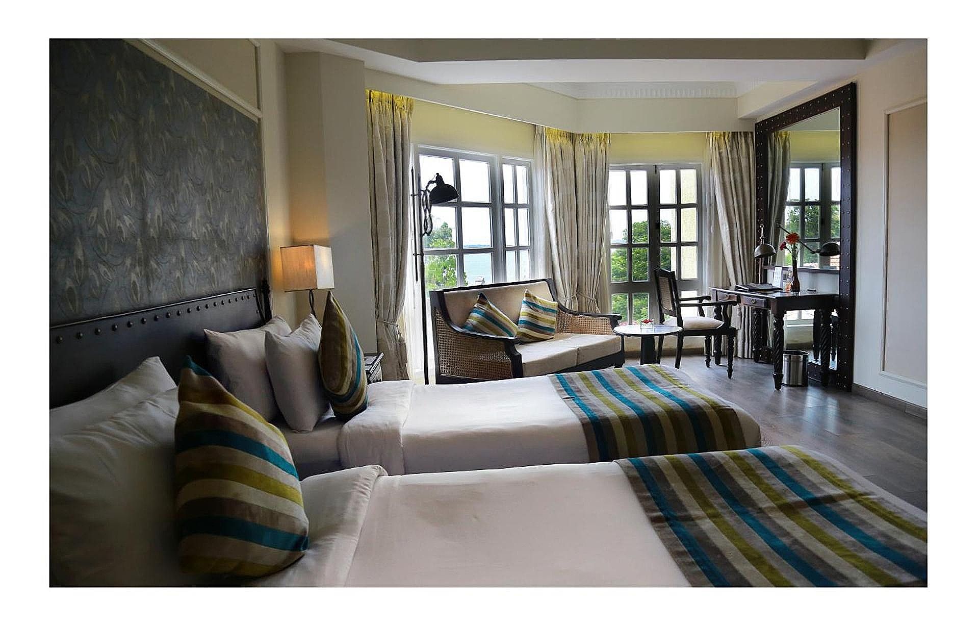 Fragrant Nature Kochi- A Five Star Classified Hotel Dukes Chamber Room