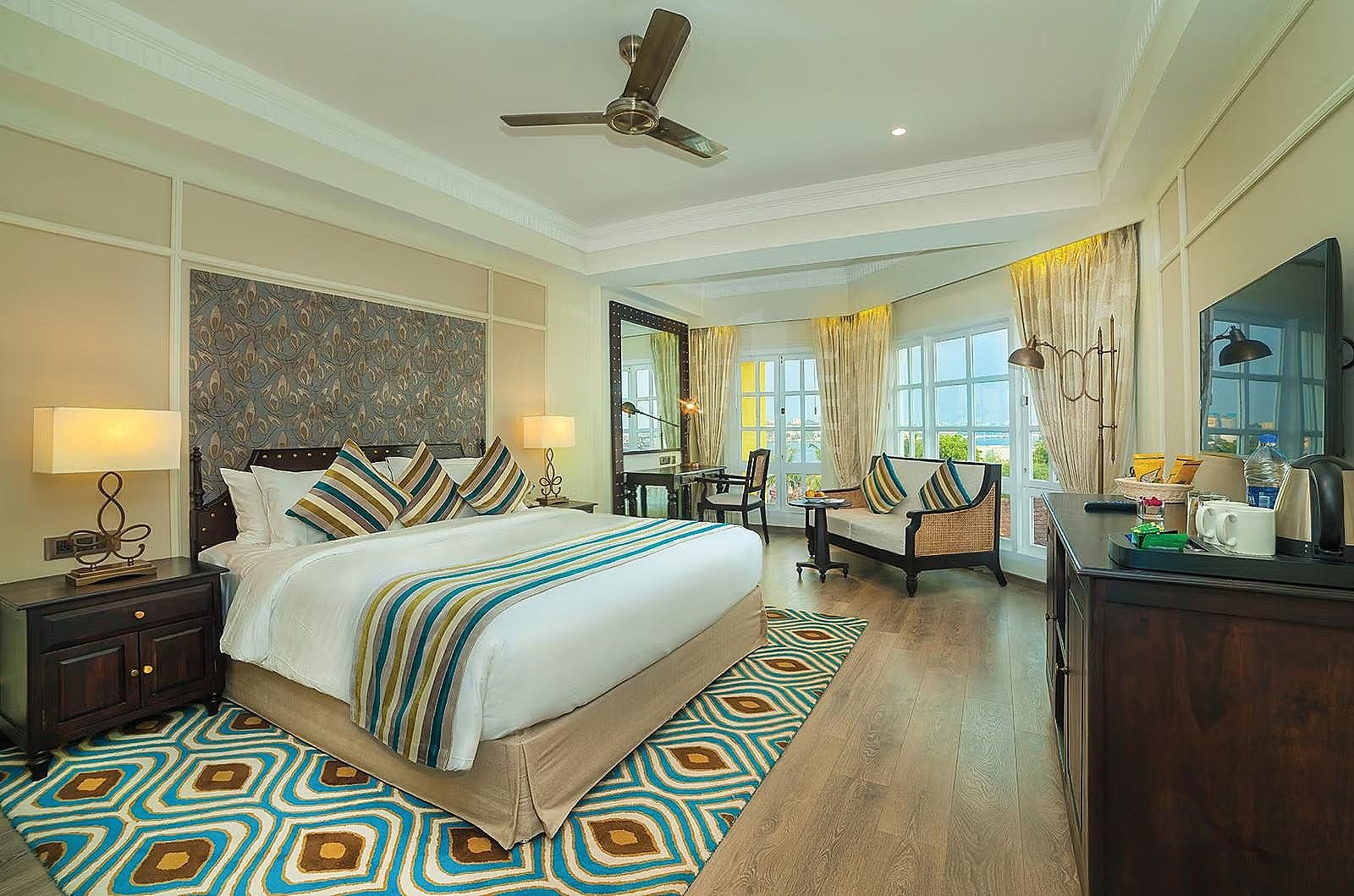 Fragrant Nature Kochi- A Five Star Classified Hotel Dukes Chamber Room 2