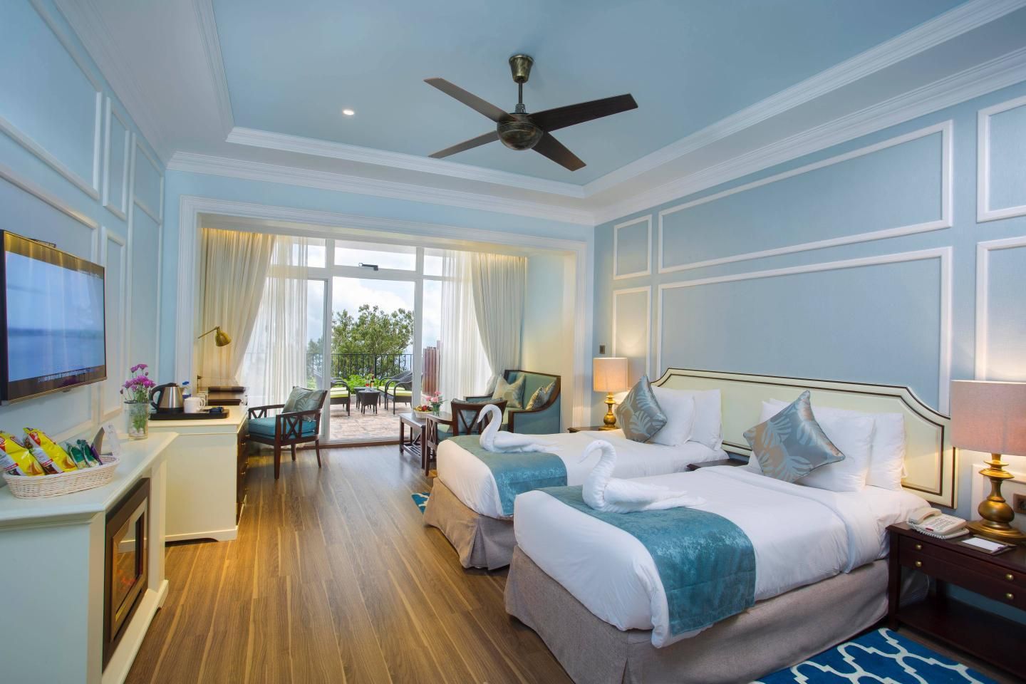 Fragrant Nature Munnar- A Five Star Classified Hotel  Standard Tropic Green Room with Partial Mountain view 2