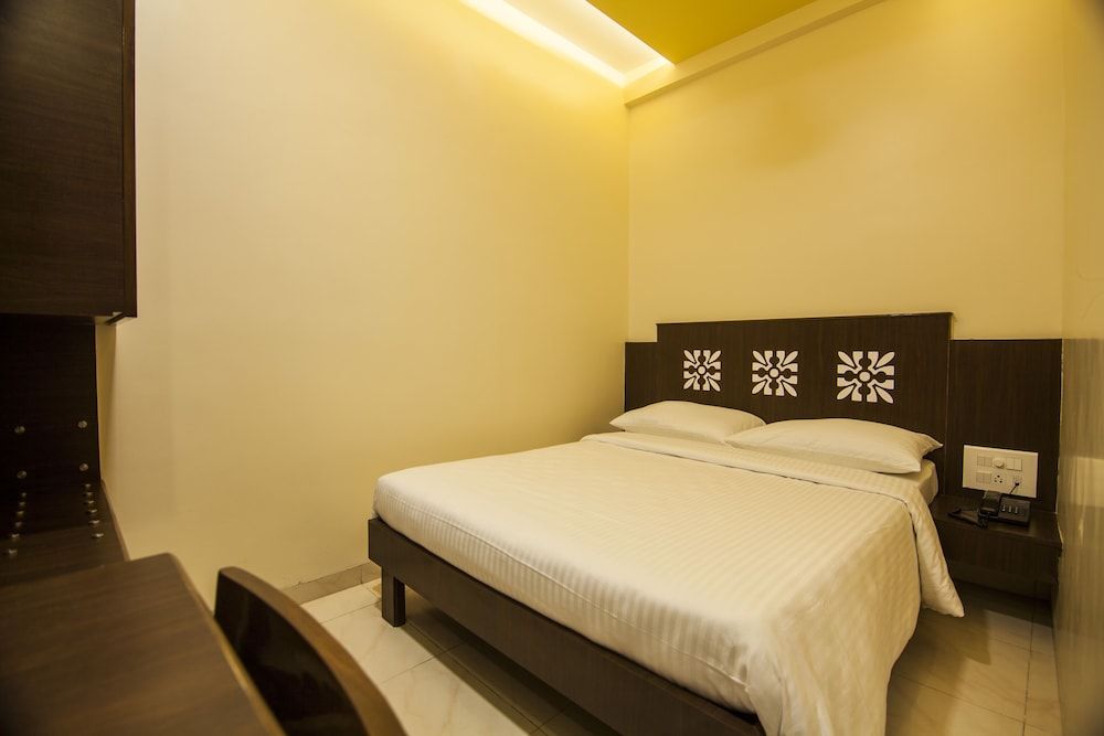 Standard Double Room, Smoking