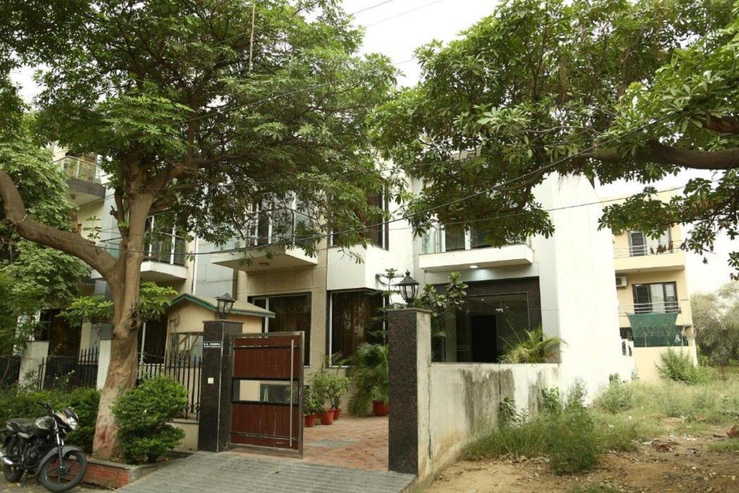 undefined Studio Apartment near Fortis Hospital @Bedchambers