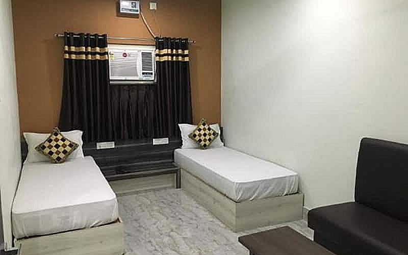FabHotel Deepak Palace Deluxe Room 6