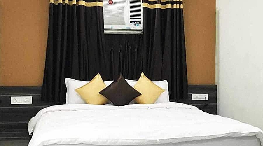 FabHotel Deepak Palace Deluxe Room 7