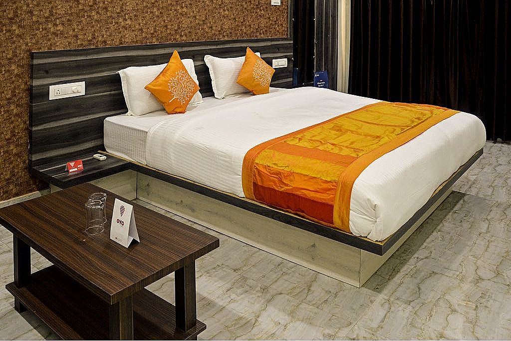 FabHotel Deepak Palace Deluxe Room