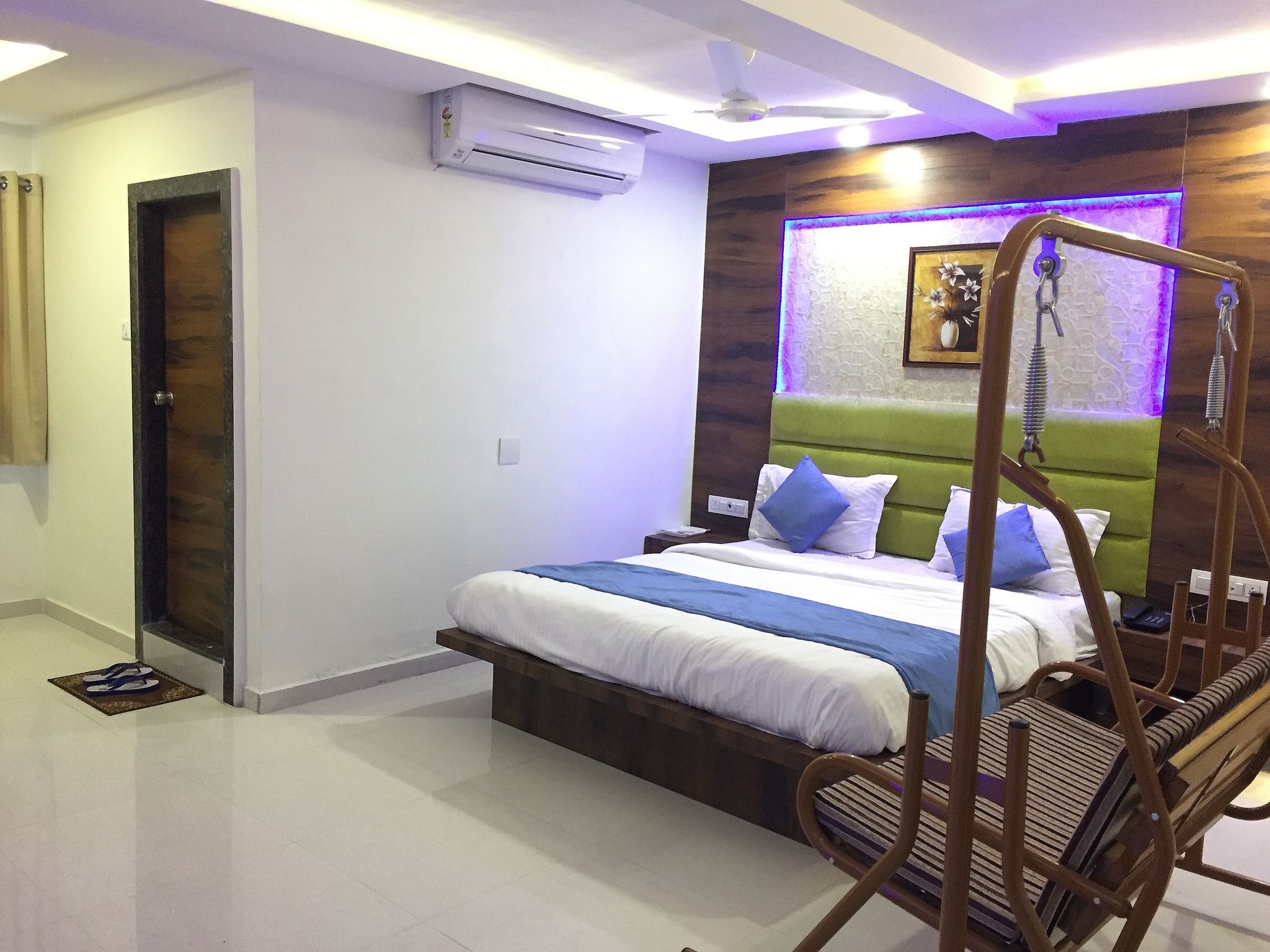 FabHotel Ratna Palace - Inside Baronet Complex Deluxe Room 6