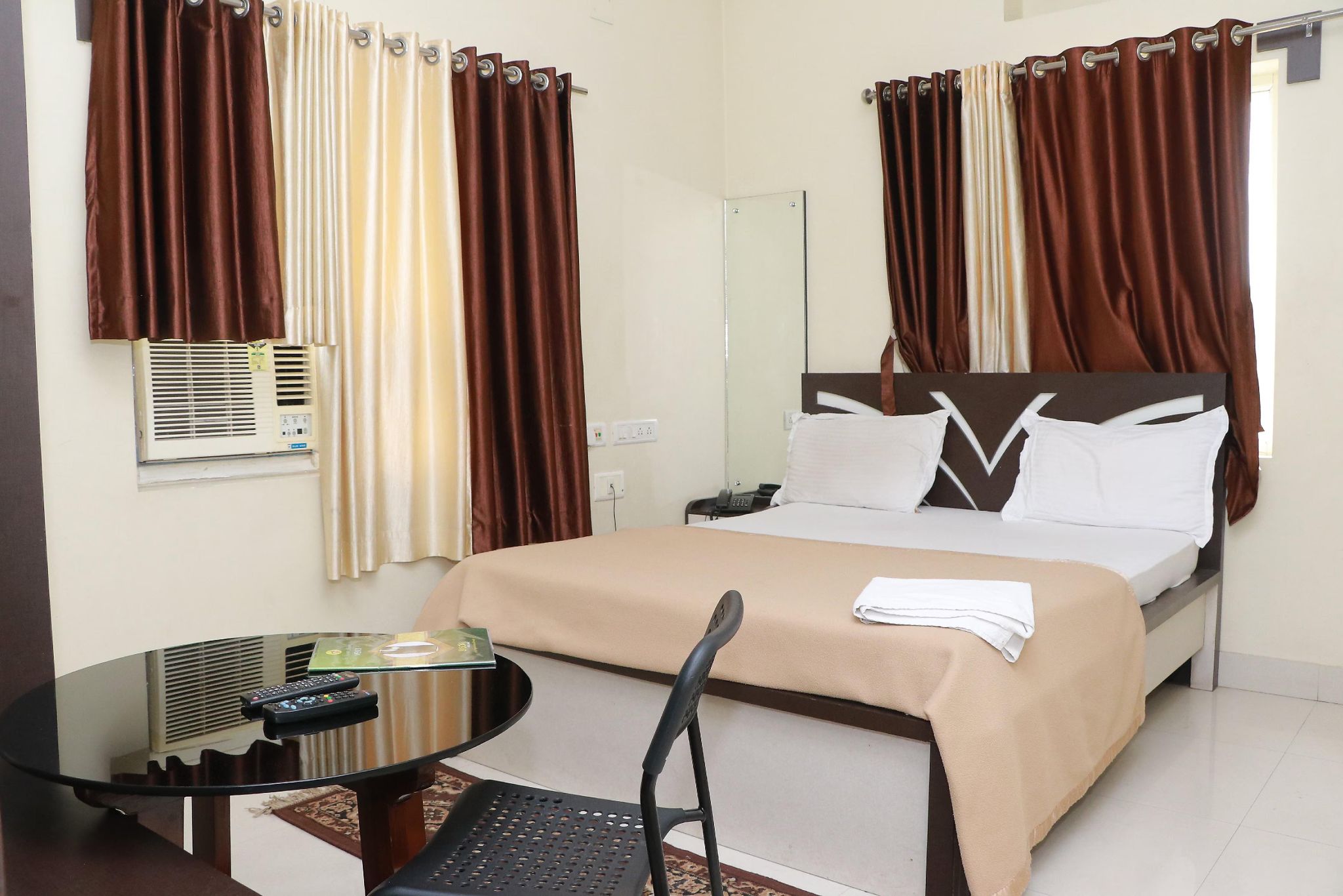 undefined Bnson Blue Hotel 5