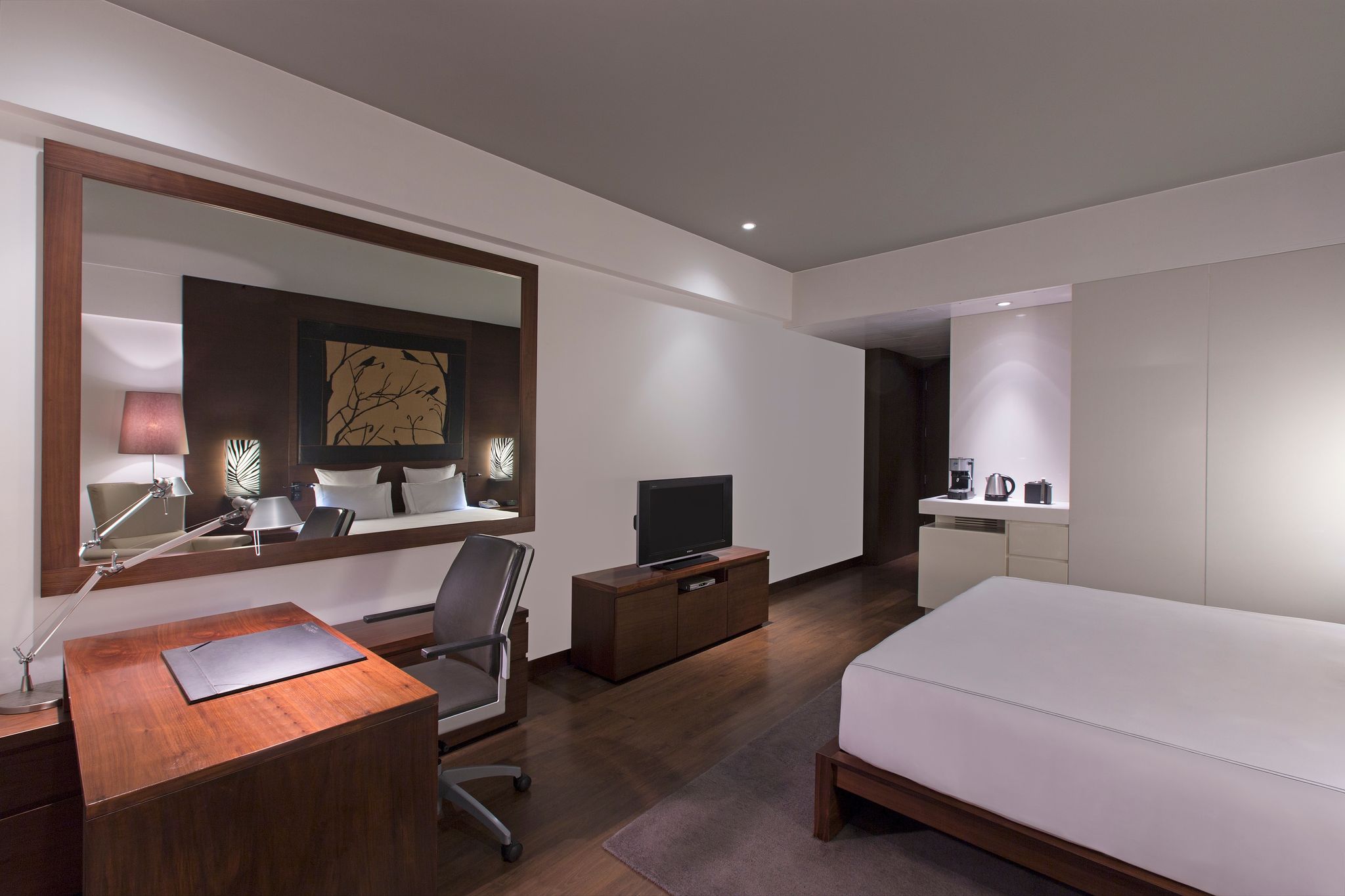 Luxury Suite with Jacuzzi