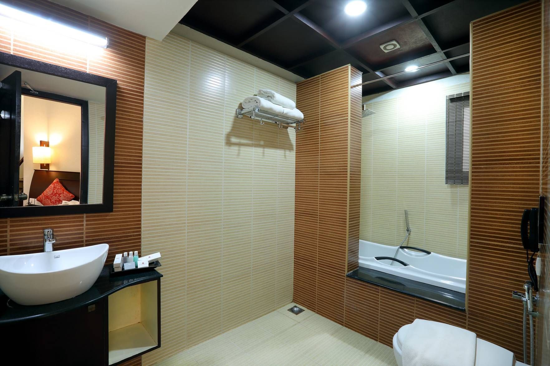 The World Backwaters Stream View Room With Sitout 3