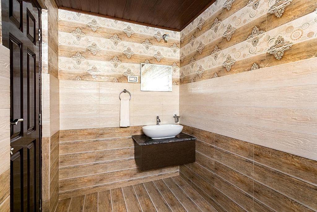 Grand Valley Resort Deluxe Room 6