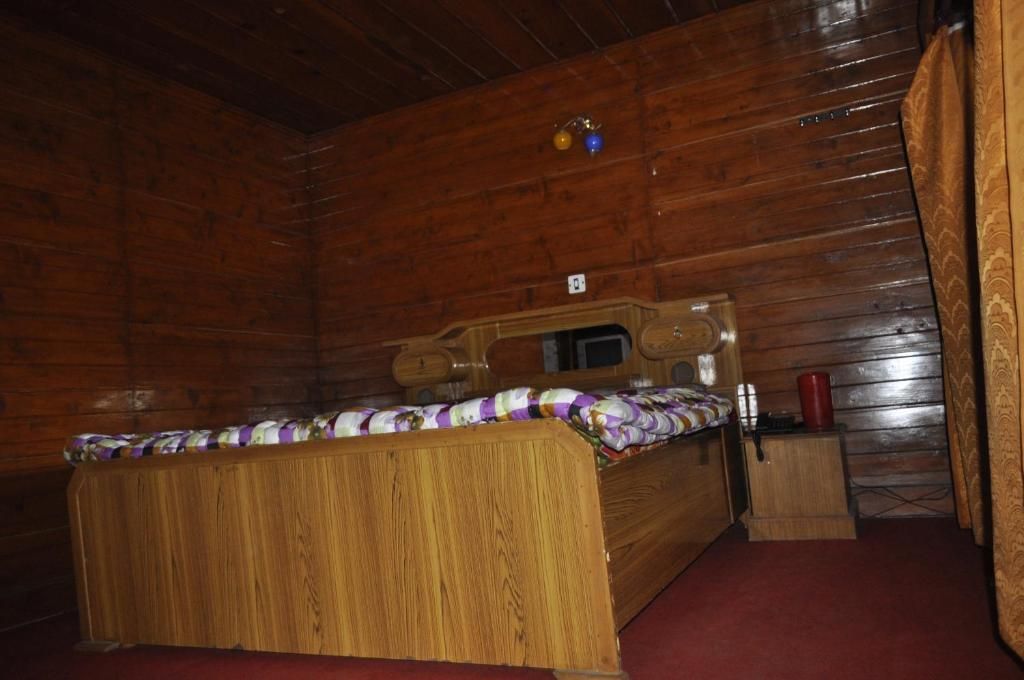 Garden Cottage Standard Double Room 4