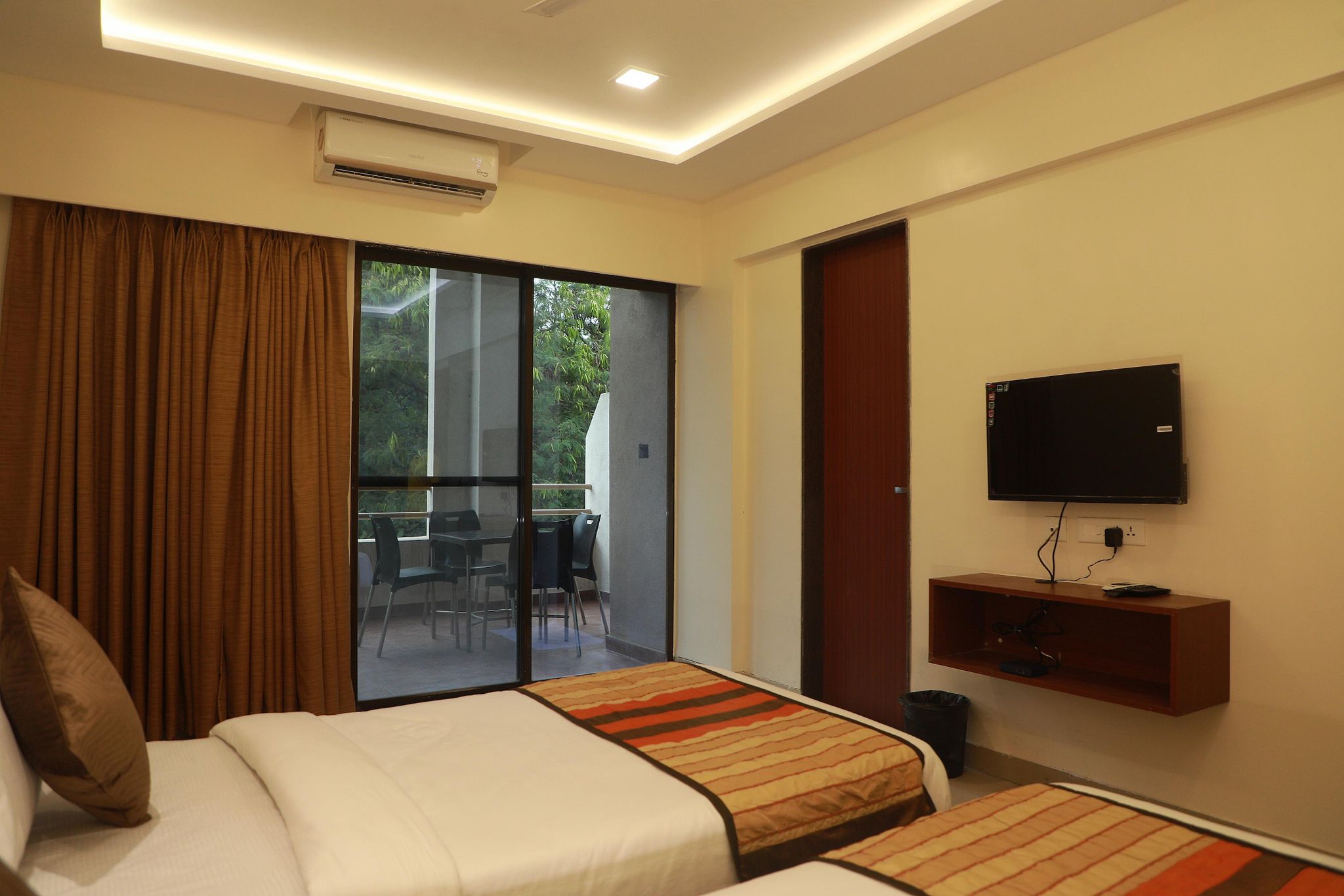 Serenity By Monarch Deluxe Twin Room With Balcony 5