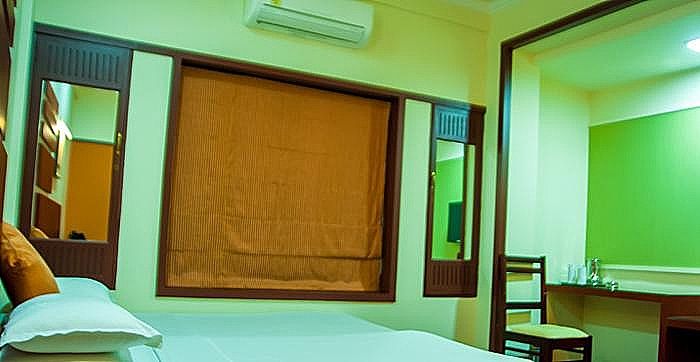 The Woodlands Hotel Deluxe Non AC 6