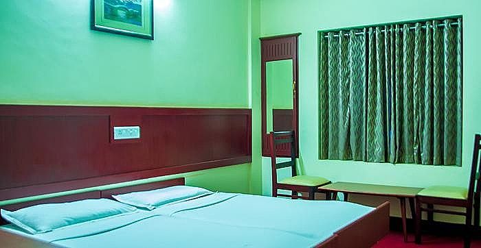 The Woodlands Hotel Deluxe Non AC 13