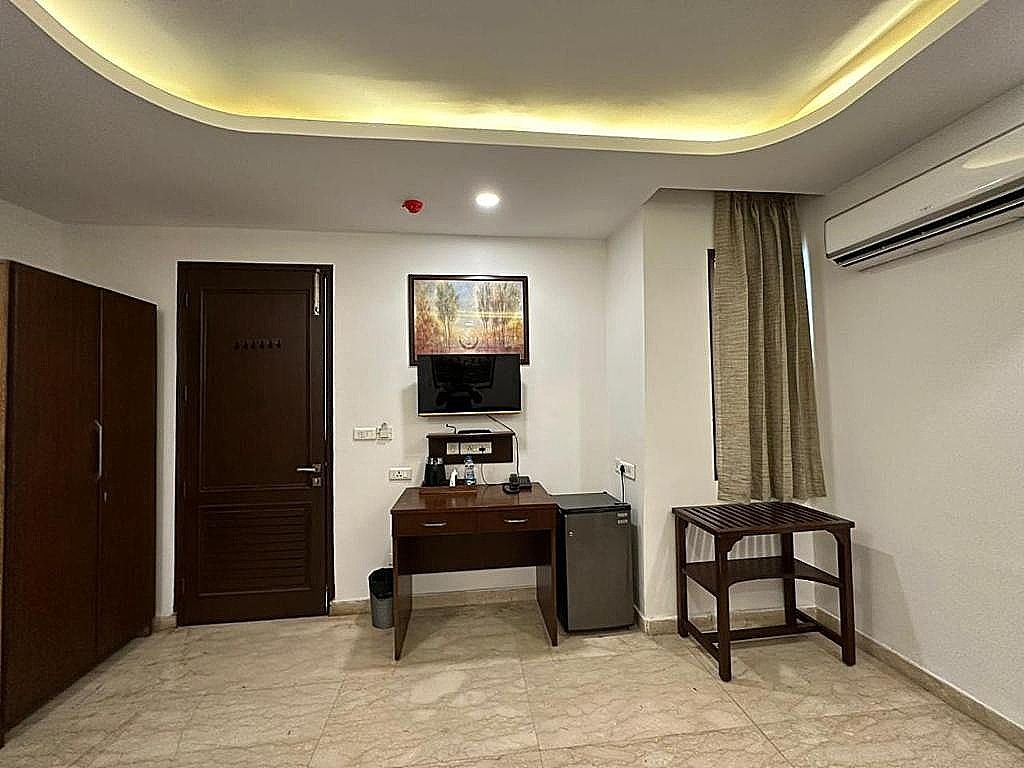 Hotel The Imperio Deluxe Room 11