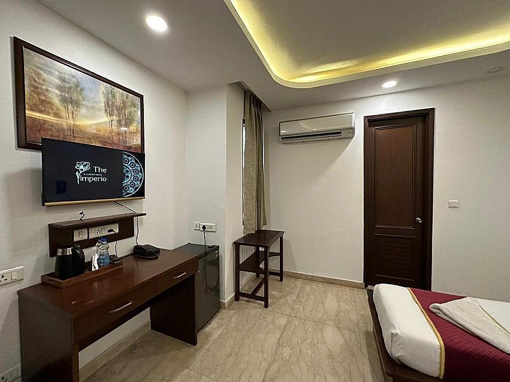 Hotel The Imperio Deluxe Room 9