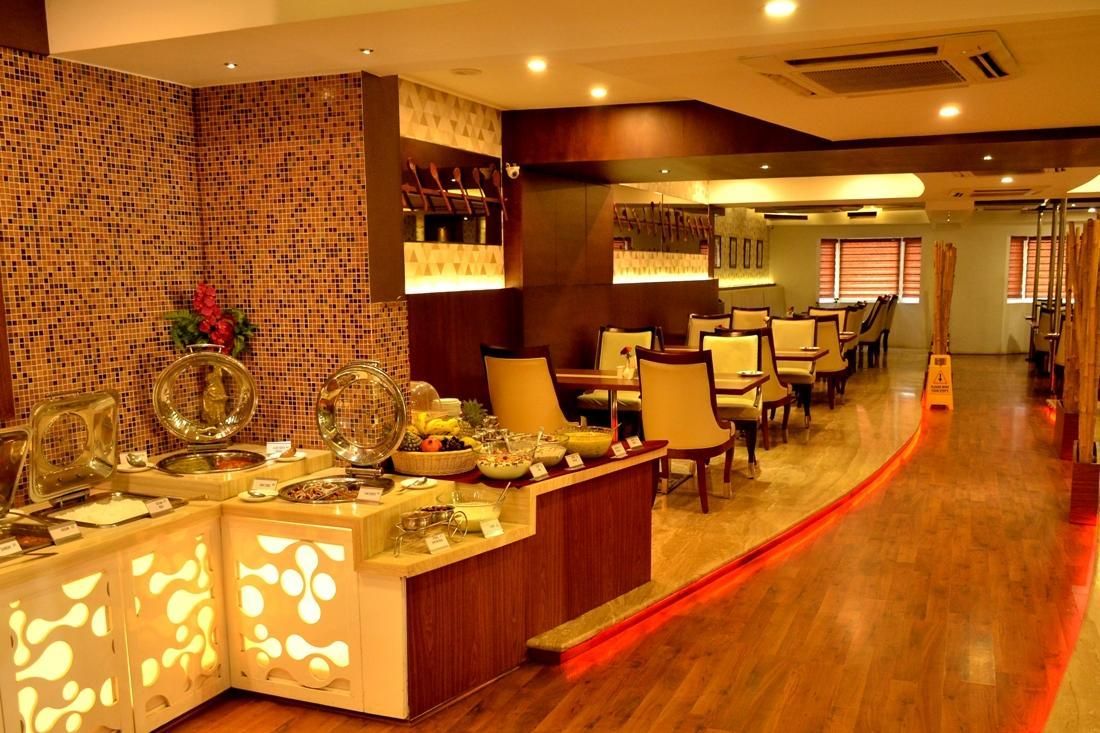 Food & Dining