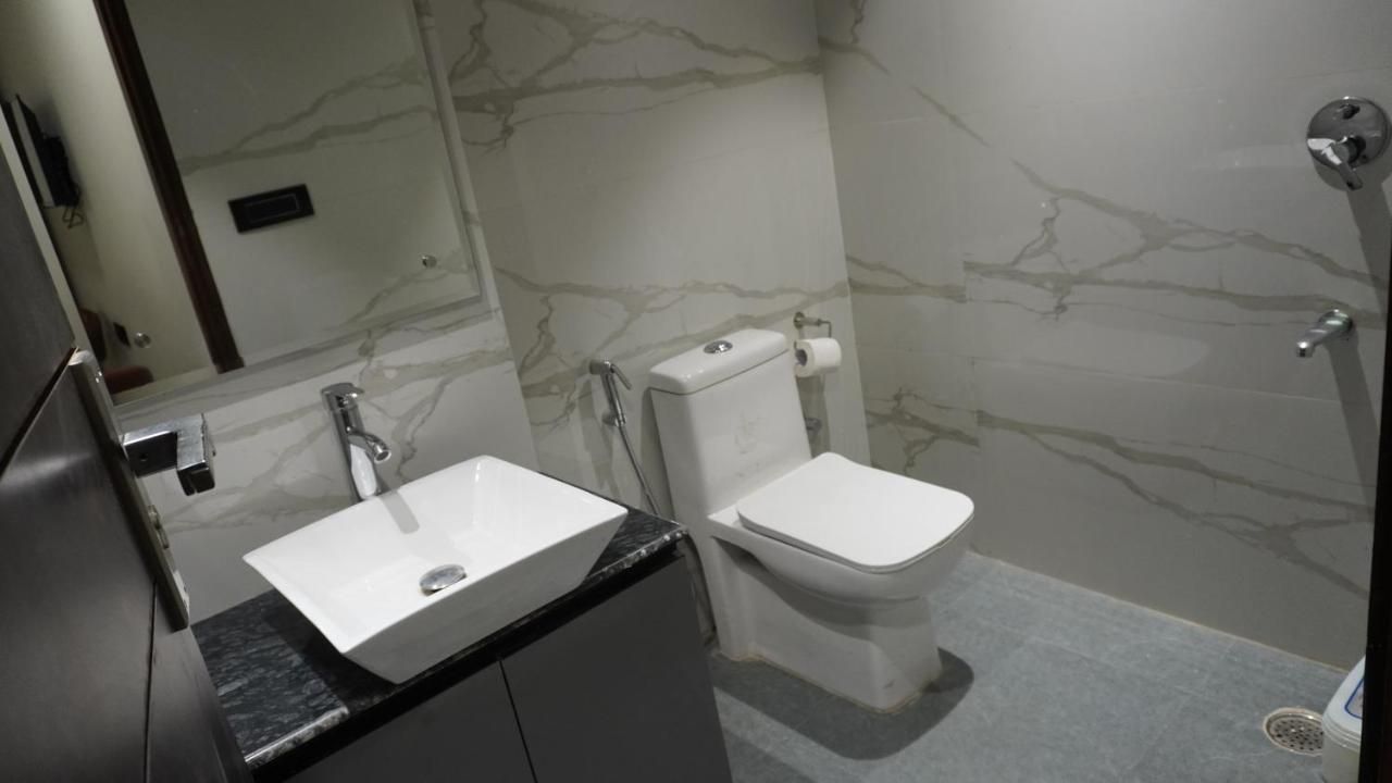 The Palm Studio Deluxe Room 21