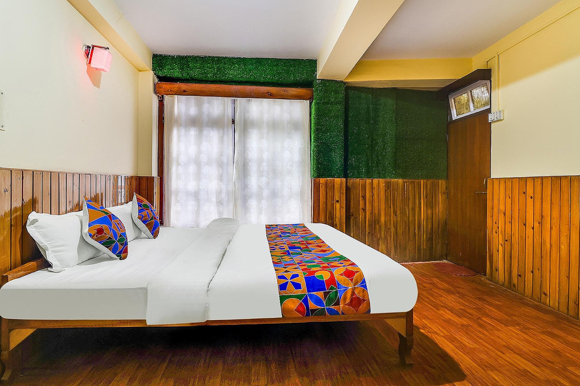 FabHotel Siljong Deluxe Room 6