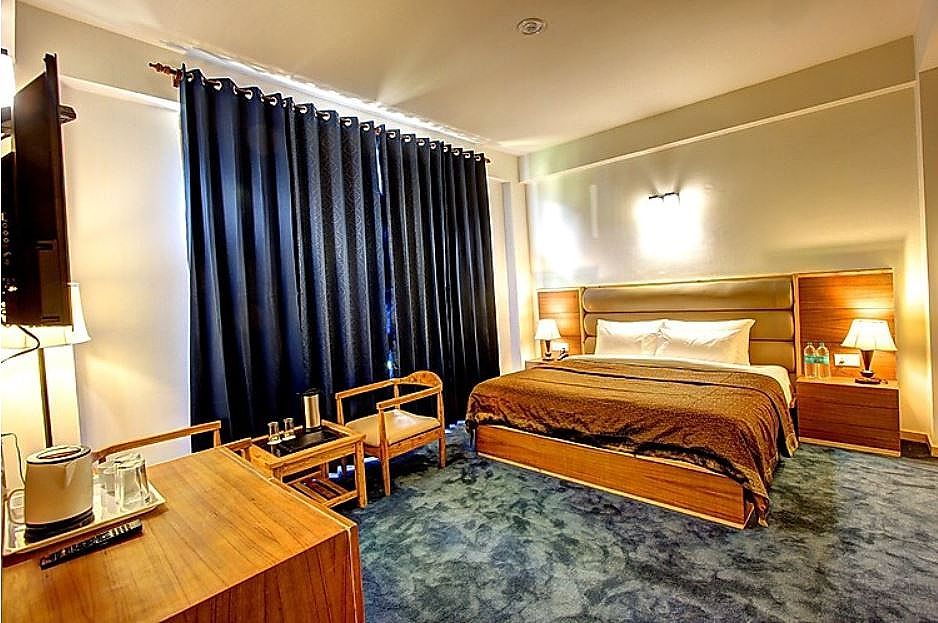 The Woodbine Manali LUXURY ROOM 2