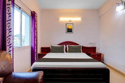 Collection O Thampanoor Classic 11