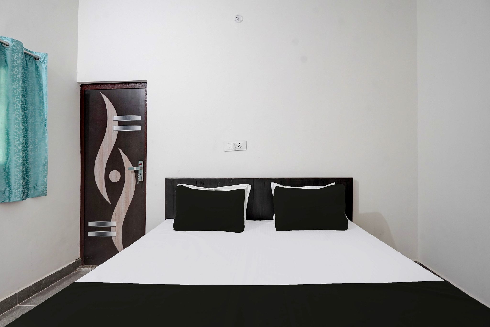 OYO THE HOTEL HEAVEN Classic 7