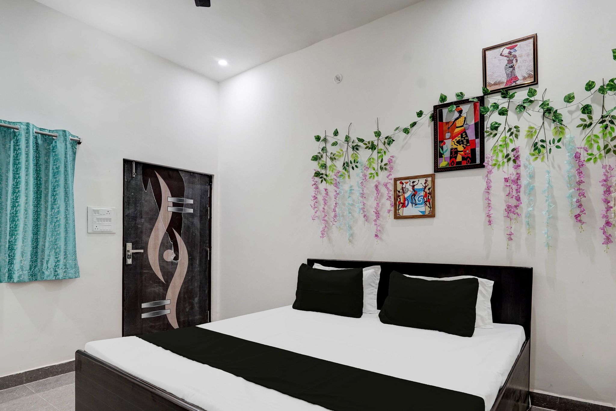 OYO THE HOTEL HEAVEN Classic