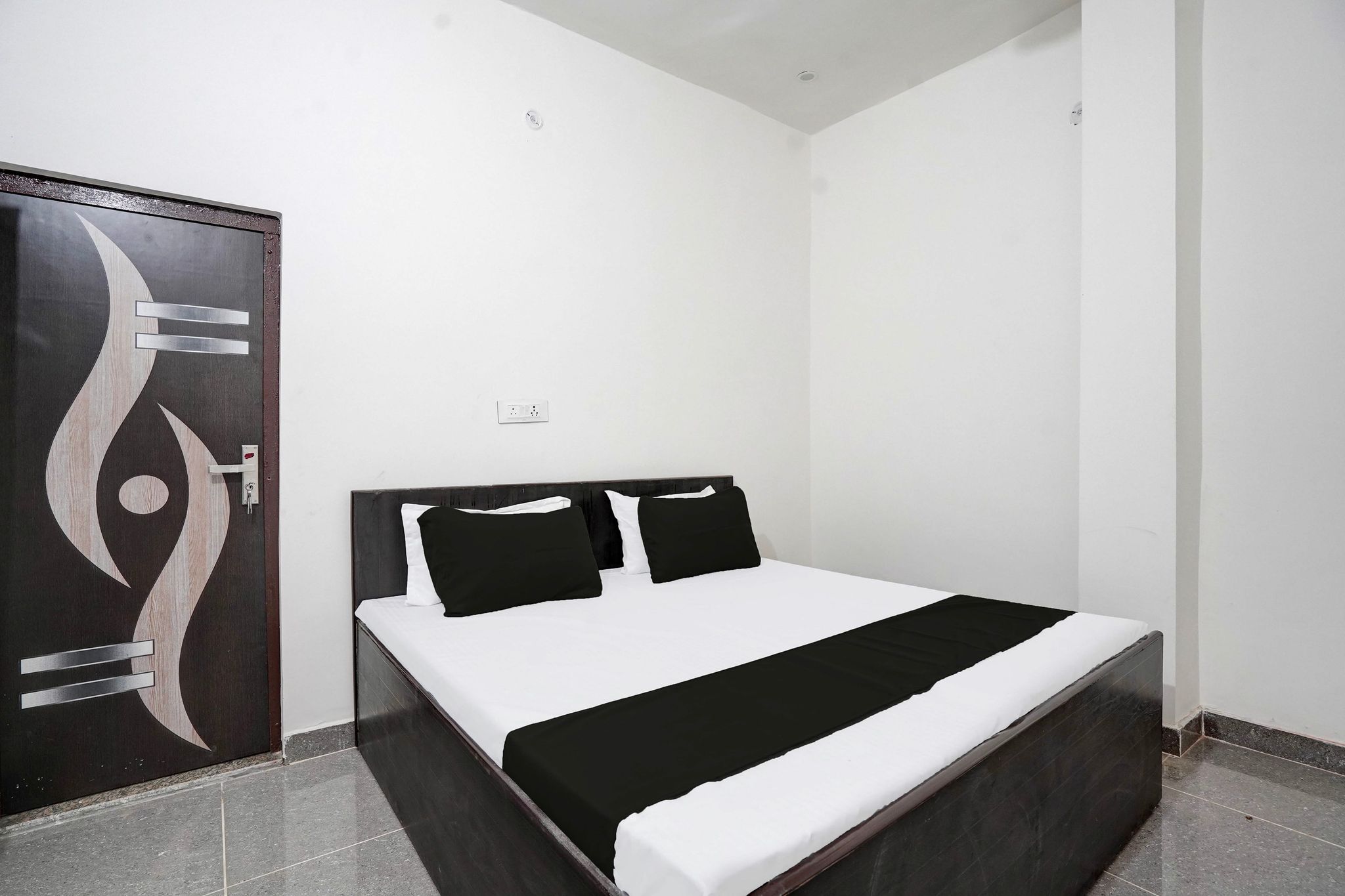 OYO THE HOTEL HEAVEN Classic 5