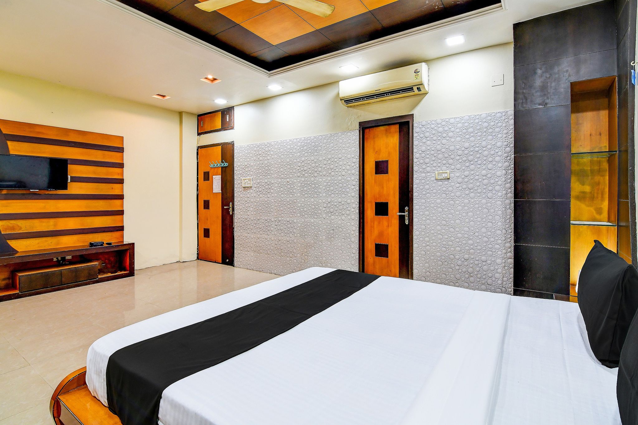 Hotel O by OYO The Luxury Palace Classic 25