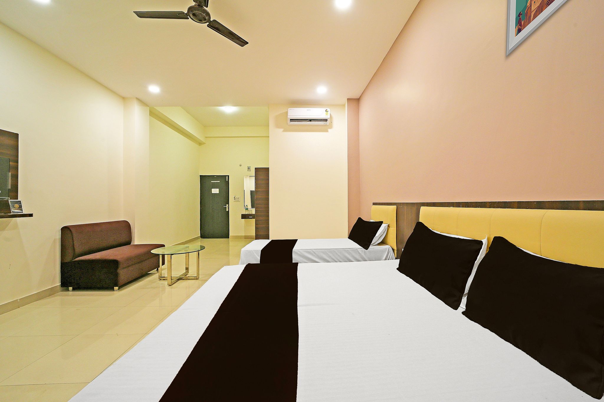 Hotel O by OYO Agrawal Inn Classic 11