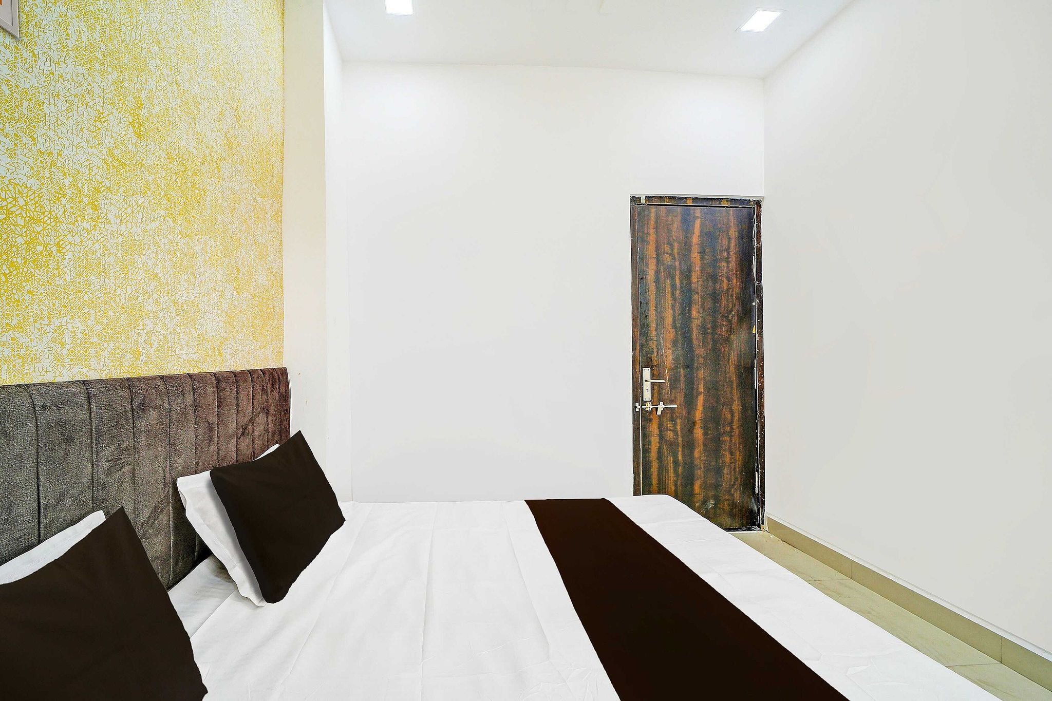 OYO 825082 Hotel shiv Shakti Classic 8
