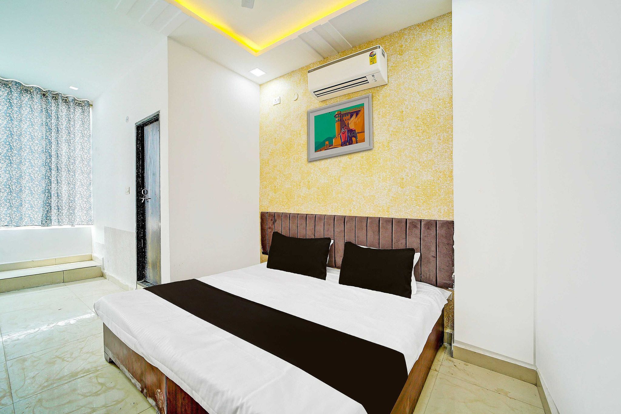 OYO 825082 Hotel shiv Shakti Classic 2