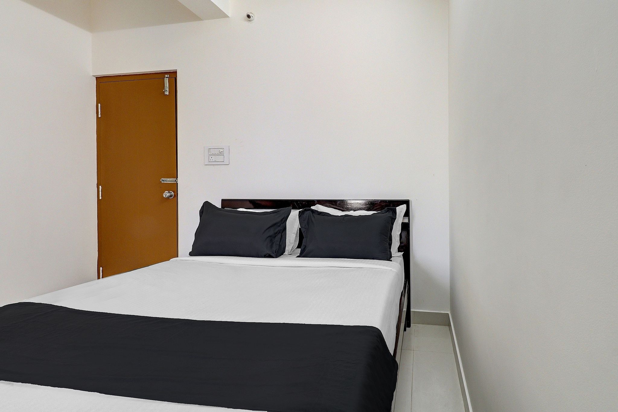 Super Hotel O Diamond Street Bangalore Formerly Sri Sai Guru Comfort Classic 7