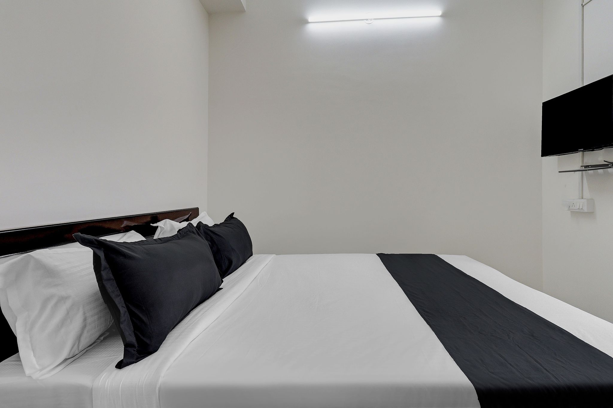 Super Hotel O Diamond Street Bangalore Formerly Sri Sai Guru Comfort Classic 8