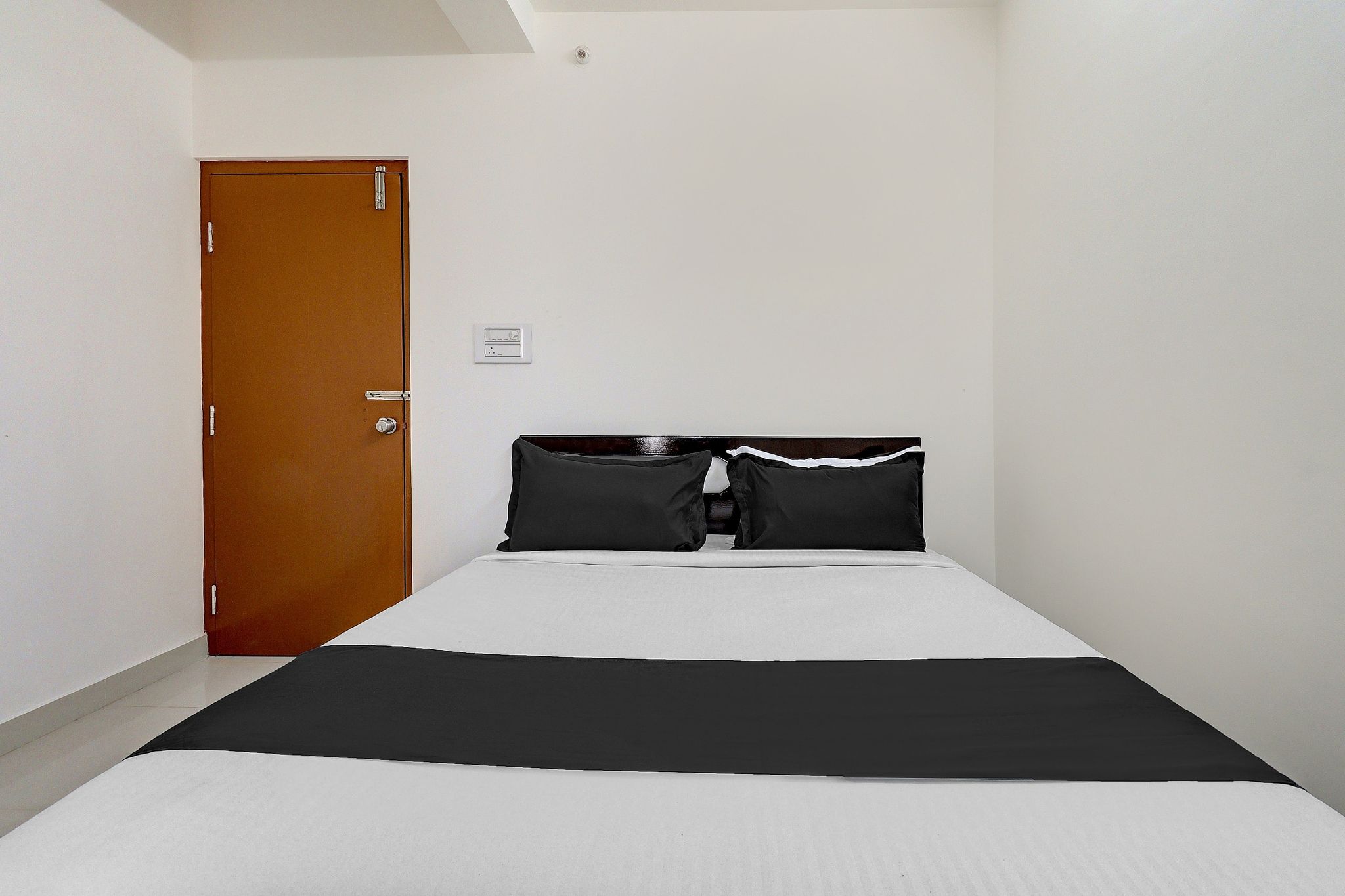 Super Hotel O Diamond Street Bangalore Formerly Sri Sai Guru Comfort Classic 4