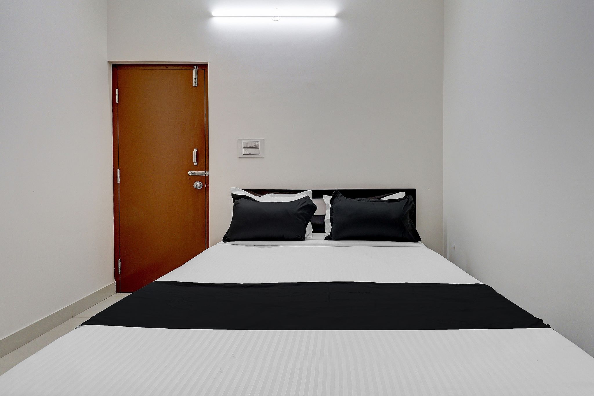 Super Hotel O Diamond Street Bangalore Formerly Sri Sai Guru Comfort Classic 3