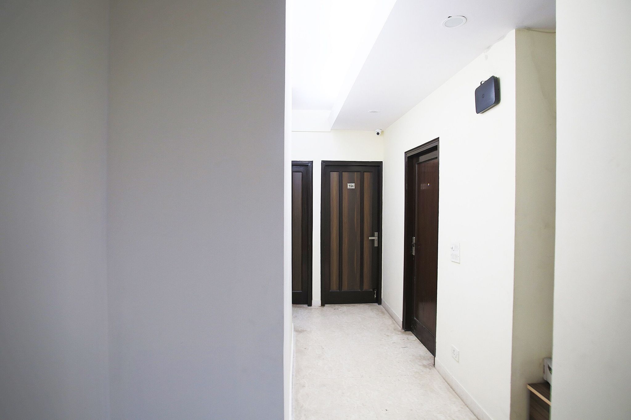 Side Image 2