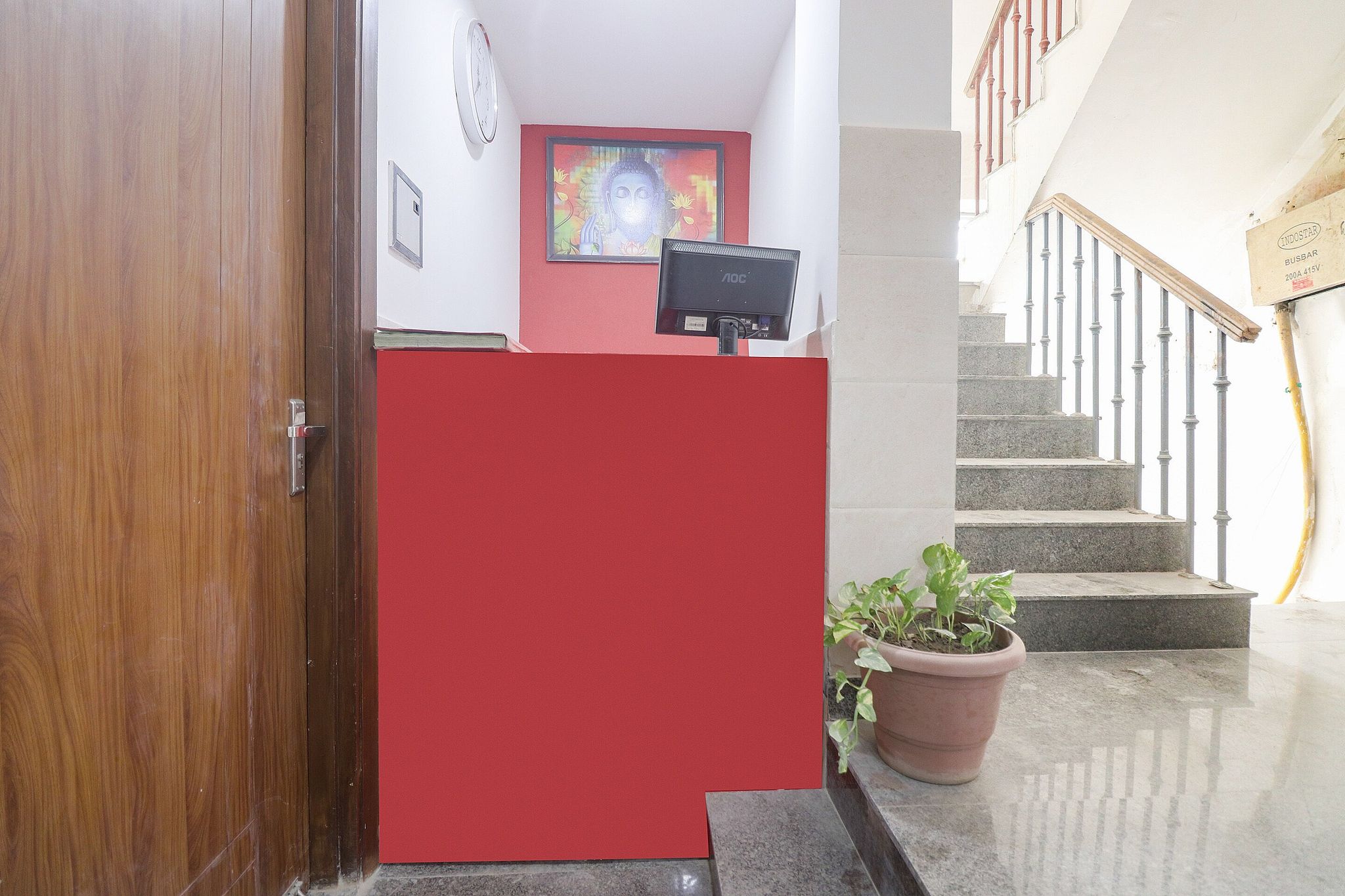 Side Image 2