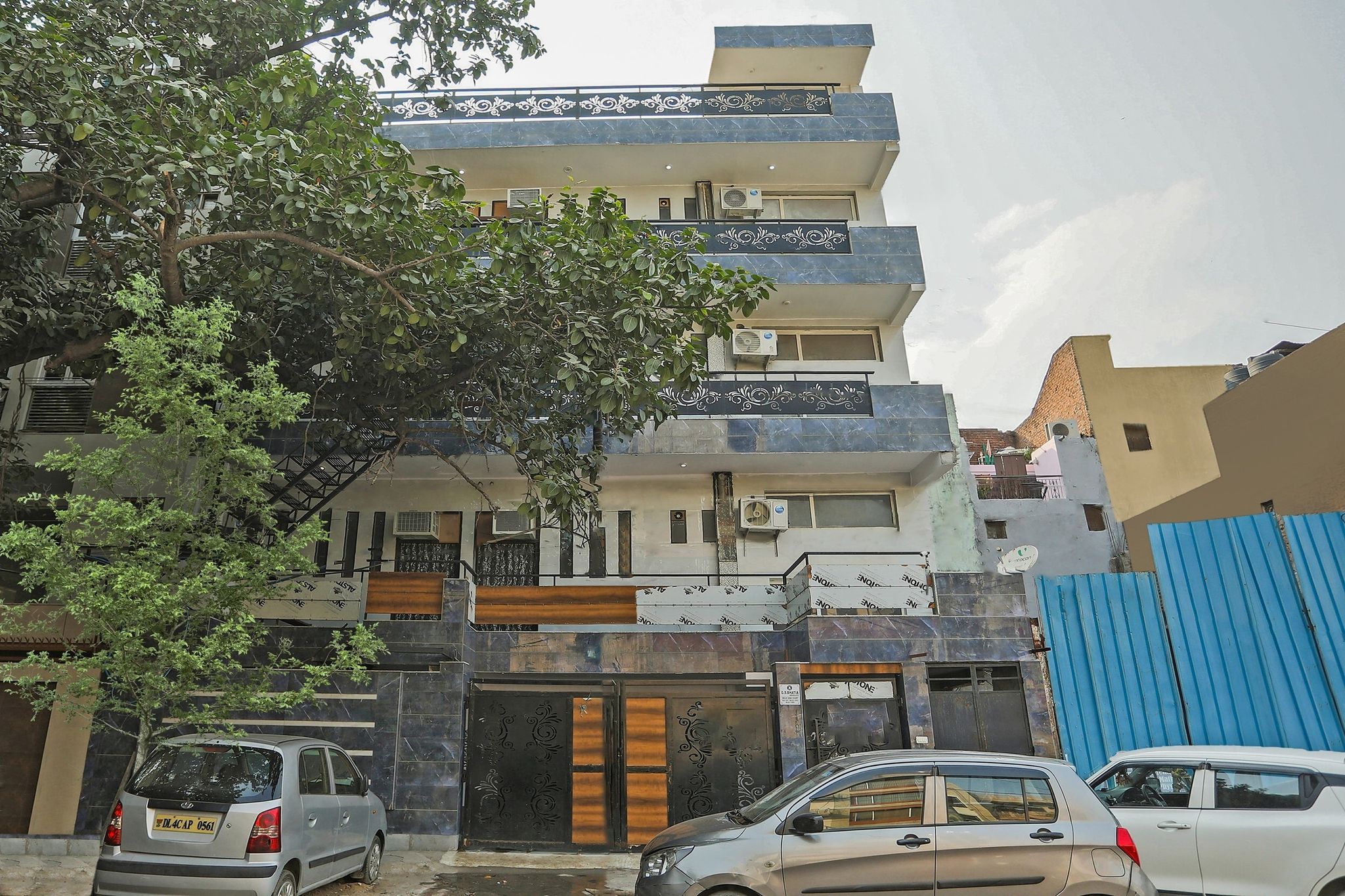 Side Image 2